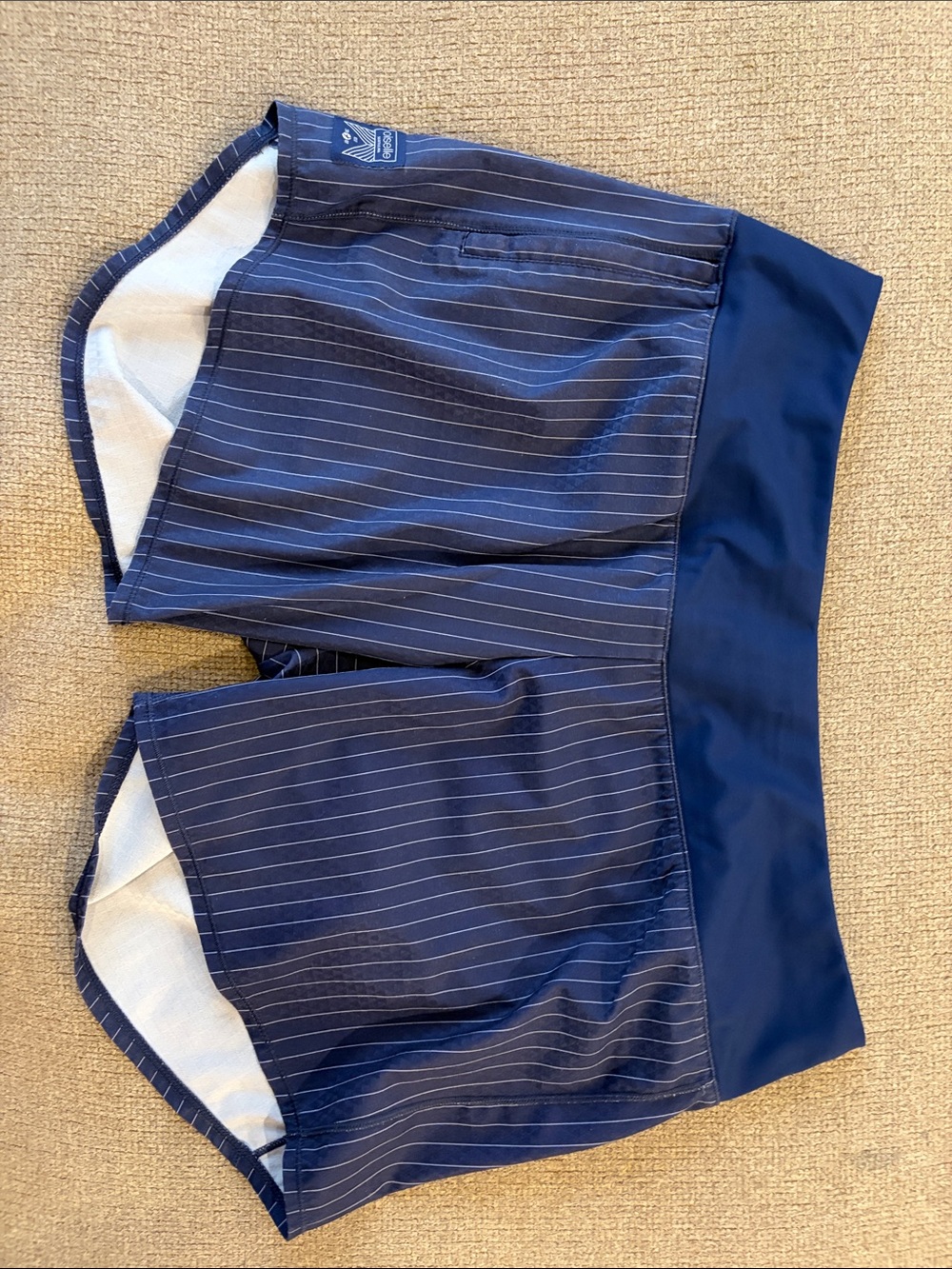 Oiselle Long Rogas Running Shorts Women’s Size 8 Navy Blue Striped